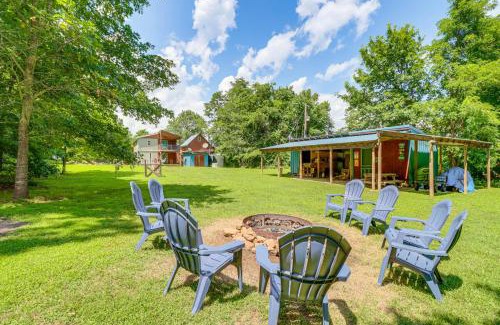 Parthenon House | Views on 12 Acres Ozark Mountain Cabin!