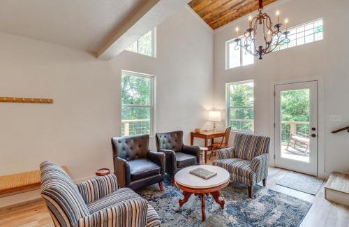 Parthenon House | Views on 12 Acres Ozark Mountain Cabin!