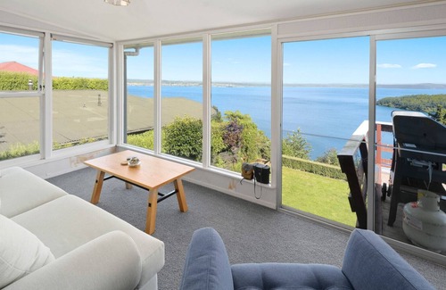Acacia Bay House | VIEWS ON WAKEMAN - ACACIA BAY HOLIDAY HOME in Acacia Bay