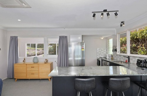 Acacia Bay House | VIEWS ON WAKEMAN - ACACIA BAY HOLIDAY HOME in Acacia Bay