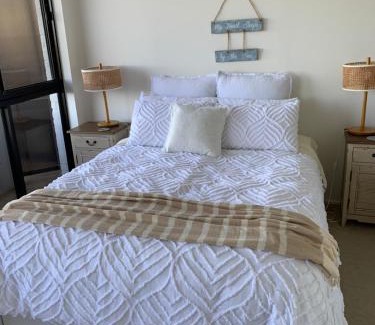 Coffs Harbour Bed & Breakfast | Views & Sounds of the Sea Bed & Breakfast -hosted by Deb