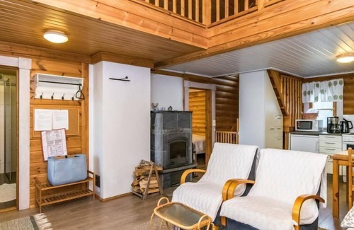 Hiukkajoki House | Vihreä Mökki by Interhome