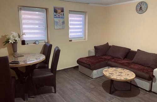 Novi Sad House | Vikendica na dan