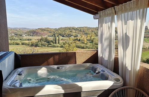 Kraljevec Sesvetski House | Viksa with Hot Tub