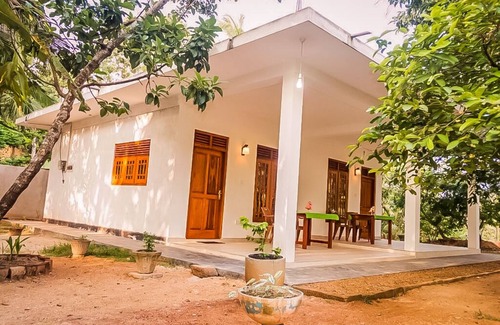 Mirissa Villa | Vila Addara Inn (Villa with Garden View)