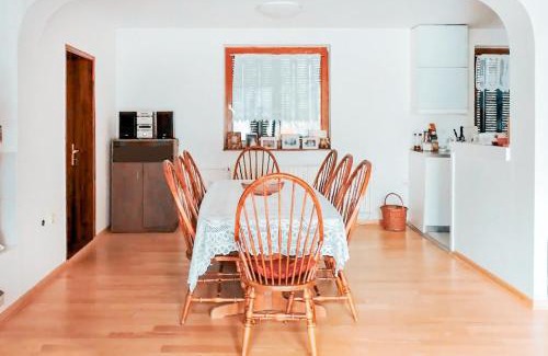 Mladenovac Apartment | Vila Avala