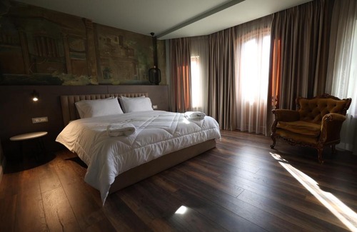 Korce Hotel | Vila Borgjeze