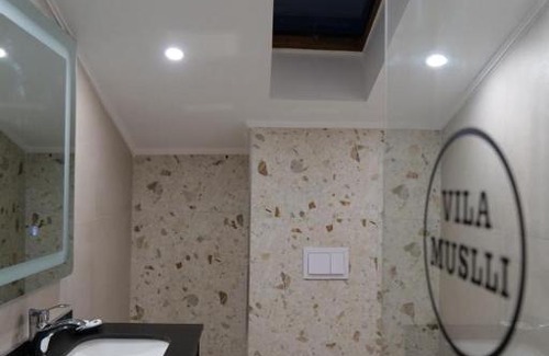 Korce Hotel | Vila Muslli