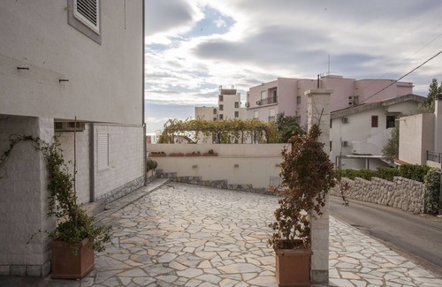 Becici Apartment | VILA PETROVIC One room Apt. With terrace (ground floor)
