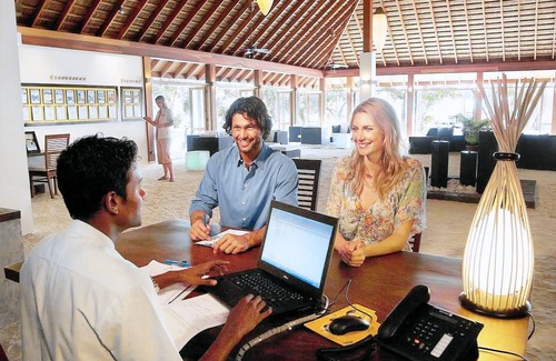 Vilamendhoo Island Hotel | Vilamendhoo Island Resort & Spa