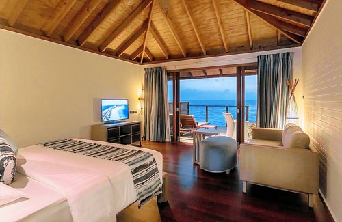 Vilamendhoo Island Hotel | Vilamendhoo Island Resort & Spa