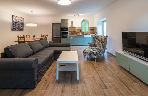 Vrbnik Villa | Vileletta with pool, waterfall, large garden - TRAVELER Reisburo Krk - ID 2212