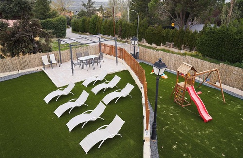 Los Angeles de San Rafael Villa | Villa con Piscina Climatizada en el Interior de la Casa y Mucho más