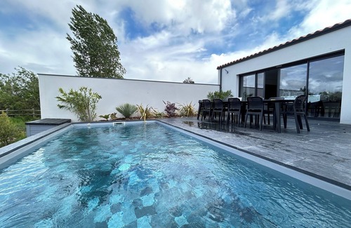 La Tranche-sur-Mer Villa | Villa à 900m de la mer Avec Piscine et spa Privatif