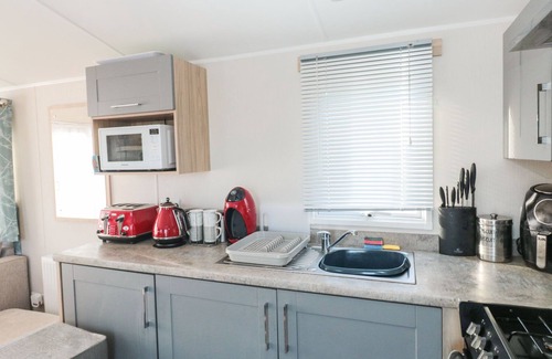 Dawlish Warren Cottage | VILLA 1, pet friendly, character holiday cottage in Dawlish Warren