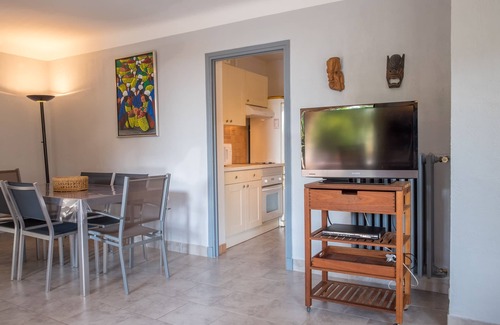 Cannes Villa | Villa, 2 rooms, 64m2, Garden level, sleeps 4(+2), 80m sea, private garden