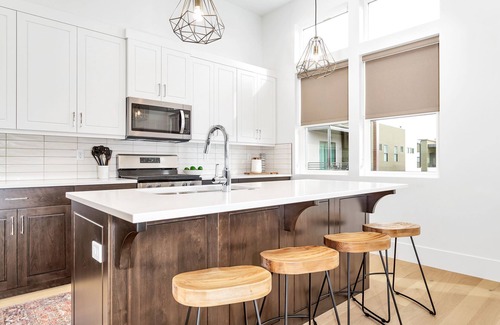 Bloomington Condo | Villa 20 - Dog Friendly Upper Level -8 Bikes Included
