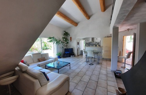 Cadolive Villa | Villa 250 m2 on 4000 m2 of pine forest, 6-seater jacuzzi, swimming pool