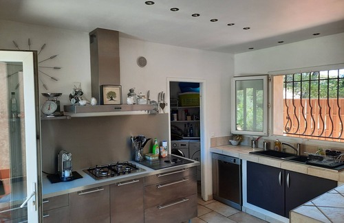 Cadolive Villa | Villa 250 m2 on 4000 m2 of pine forest, 6-seater jacuzzi, swimming pool