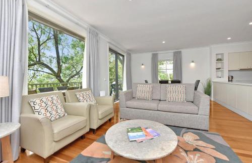Pokolbin Villa | Villa 2br Chablis Villa located within Cypress Lakes Resort