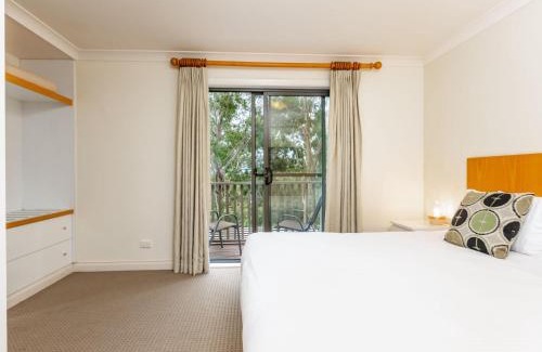 Pokolbin House | Villa 2br Riesling Villa located within Cypress Lakes Resort