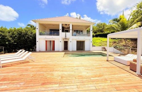 Grand Case Villa | Villa 3 chambres rénovée avec piscine et vue incroyable