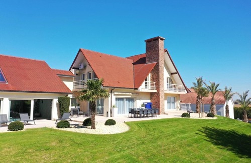 Lampertheim Villa | Villa 300 m2, indoor pool, 25 ares of land, near Strasbourg
