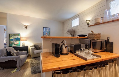 Aix-les-Bains House | VILLA 379 - MOUXY - Gîte