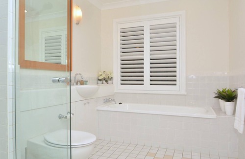 Pokolbin Villa | Villa 3br De Saran Villa located within Cypress Lakes Resort