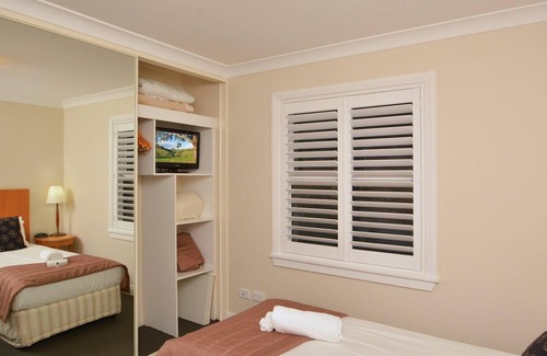 Pokolbin Villa | Villa 3br De Saran Villa located within Cypress Lakes Resort