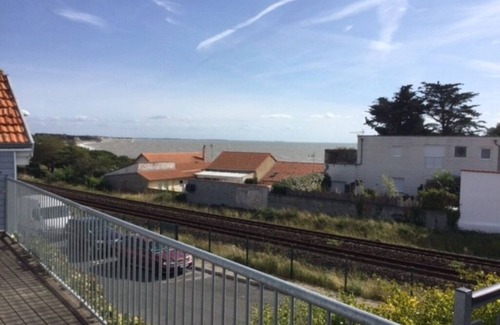 Chatelaillon-Plage House | Villa 4/6 Personnes 200m Plage Bord de mer - La Rochelle/Angoulins s/mer