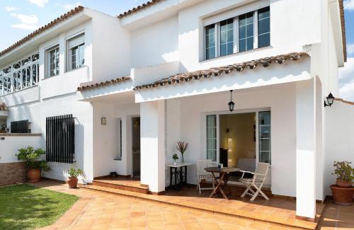 Chiclana de la Frontera Villa | Villa 4 Pinos