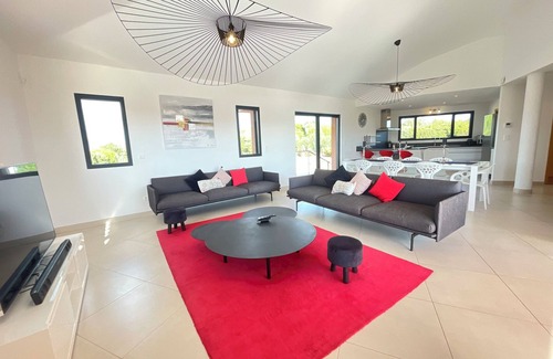 Santa Giulia Villa | Villa 4 Suites Avec vue Pano Mer, Proche Plage, Climatisée Avec Piscine Chauffée