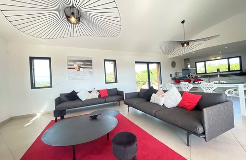 Santa Giulia Villa | Villa 4 Suites Avec vue Pano Mer, Proche Plage, Climatisée Avec Piscine Chauffée
