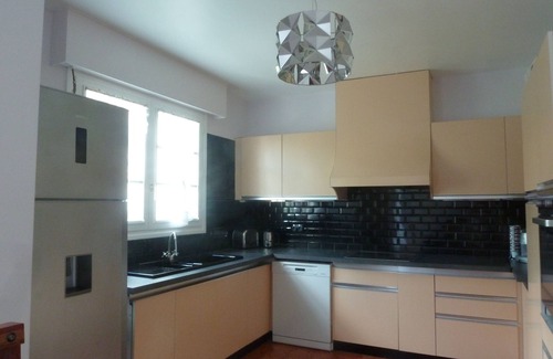 Le Kremlin-Bicetre House | Villa 5* Paris Porte d'Italie,5BR, 4BA W A/C Garden, 2 Parkings