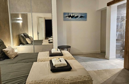 La Nartelle Villa | Villa 'À 200m De La Plage' with Private Pool, Wi-Fi and Air Conditioning