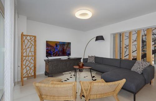 Tivat Villa | Villa A Cappella