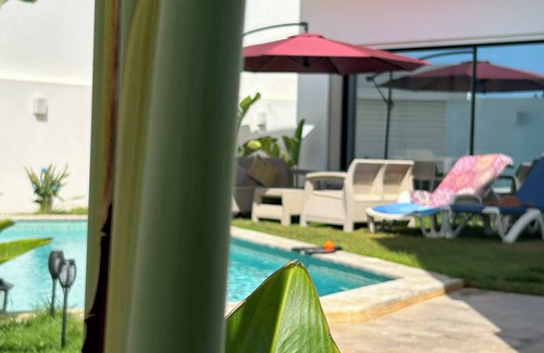 Hammamet Interieure Villa | Villa a Hammamet Centre, 300 Metre du Theatre, Piscine, Climatisée, 4 Chambre