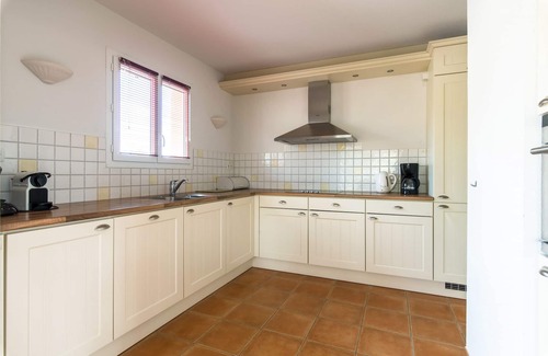 Vallon-Pont-d'Arc Villa | Villa Acacia for 8 people close to the communal swimming pool
