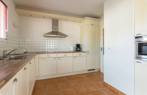Vallon-Pont-d'Arc Villa | Villa Acacia for 8 people close to the communal swimming pool