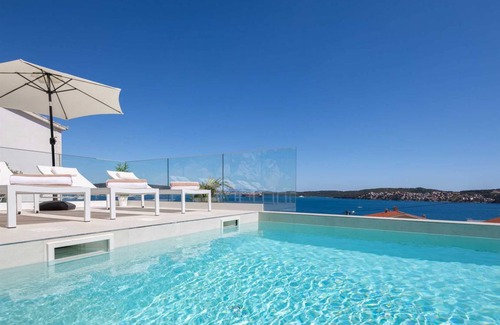 Seget Donji Villa | Villa Adria View with Heated Pool I