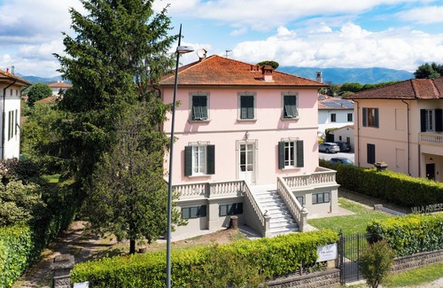 Lucca Historical Center Villa | Villa Agnese, charming historic villa overlooking the walls of Lucca