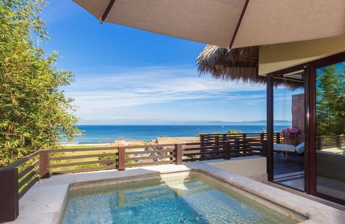 Emiliano Zapata Villa | Villa Aguamarina in Porta Fortuna by Personal Villas - Beautiful Pool and Beach