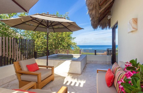 Emiliano Zapata Villa | Villa Aguamarina in Porta Fortuna by Personal Villas - Beautiful Pool and Beach