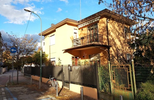 Mestre Villa | Villa al Sole is a house located only 20 minutes by bus to Venice