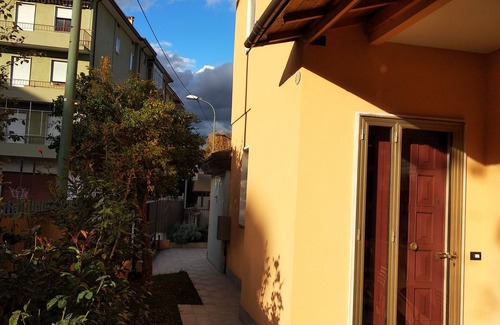 Mestre Villa | Villa al Sole is a house located only 20 minutes by bus to Venice