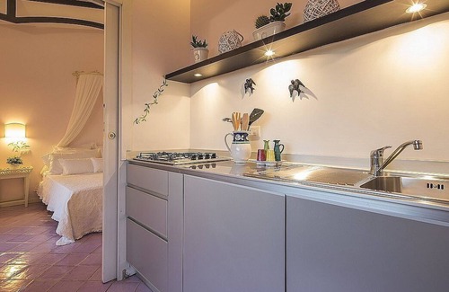 Vietri sul Mare House | Villa Albarosa D: An elegant and welcoming apartment built on the sloping cliff in front of the sea.