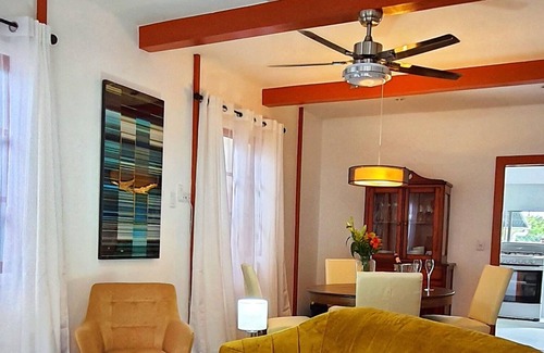Boquete House | Villa Alejandro - 2 bedroom bungalow 2 minutes walking distance to downtown