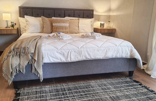 Boquete Apartment | Villa Alejandro-5 minutes walk to downtown Boquete, apartment with kitchenette