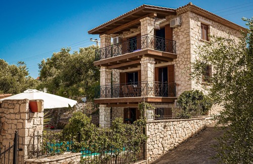 Akrotiri Villa | Villa Alexa of Jootiq Villas. Combine traditional stone built concept with supreme comfort!